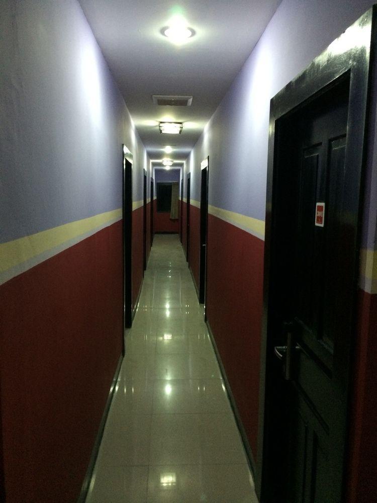 Hollywood Hotel Jakarta Exteriör bild