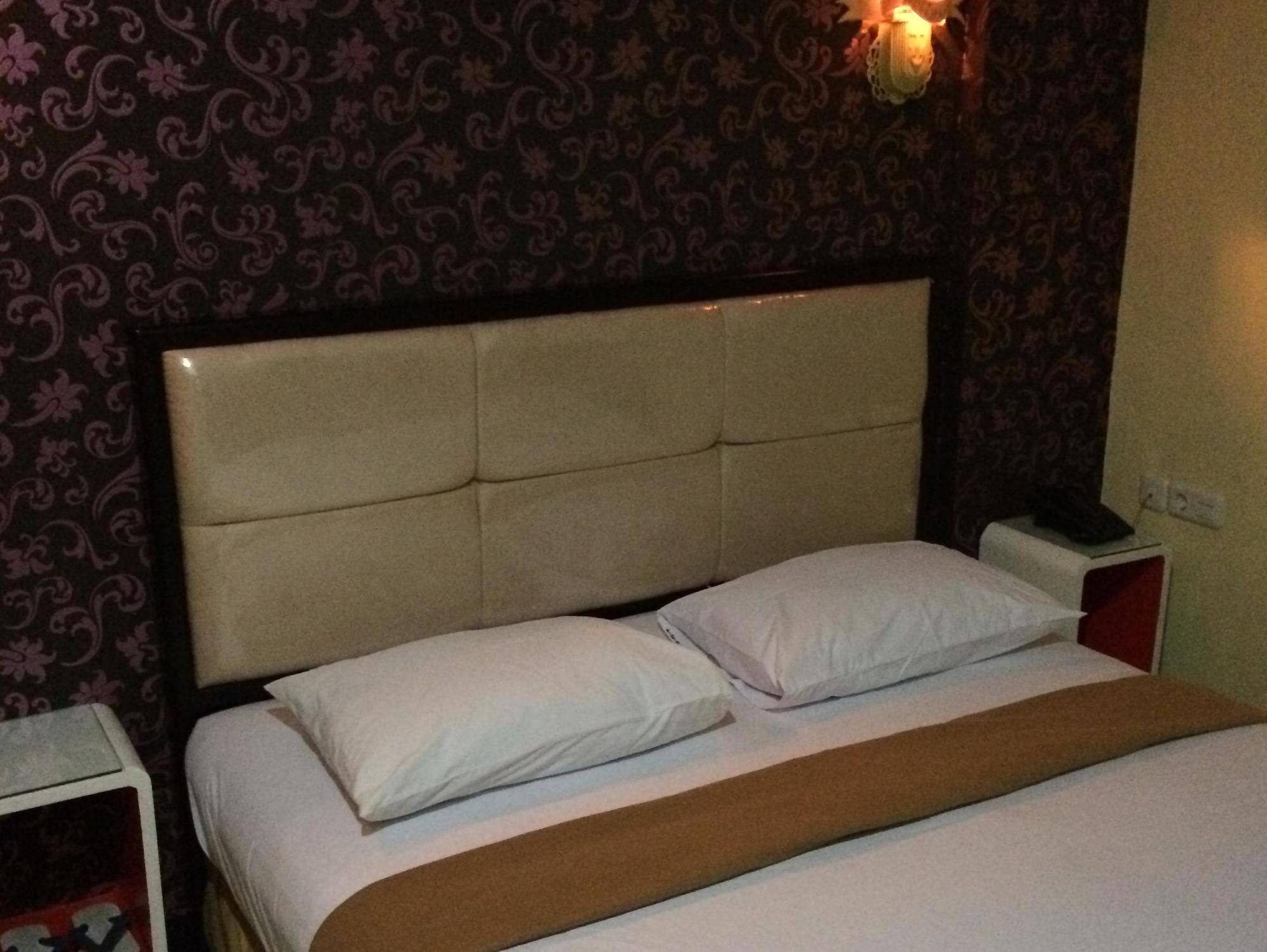 Hollywood Hotel Jakarta Exteriör bild